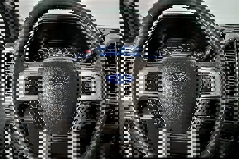 Used 2017 Ford F350 King Ranch w/ FX4 Off-Road Package AWD/4WD image 23