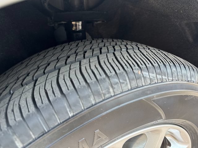 Used 2025 Chrysler Pacifica Select FWD image 26