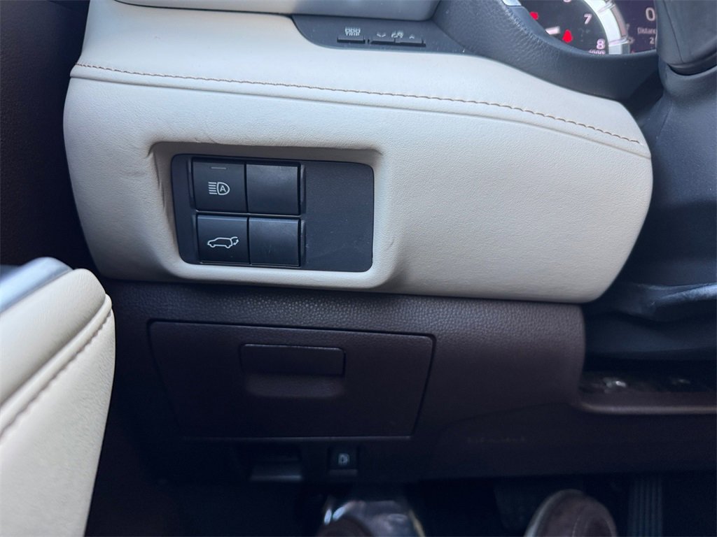 Used 2022 Toyota Highlander XLE image 28