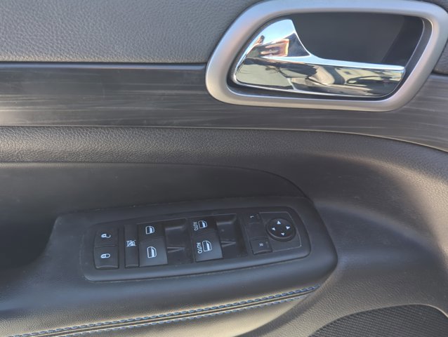 Used 2019 Jeep Grand Cherokee Laredo image 9