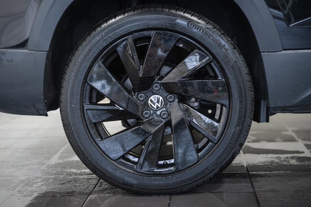 Used 2023 Volkswagen Taos SE w/ Black Wheel Package AWD/4WD image 22