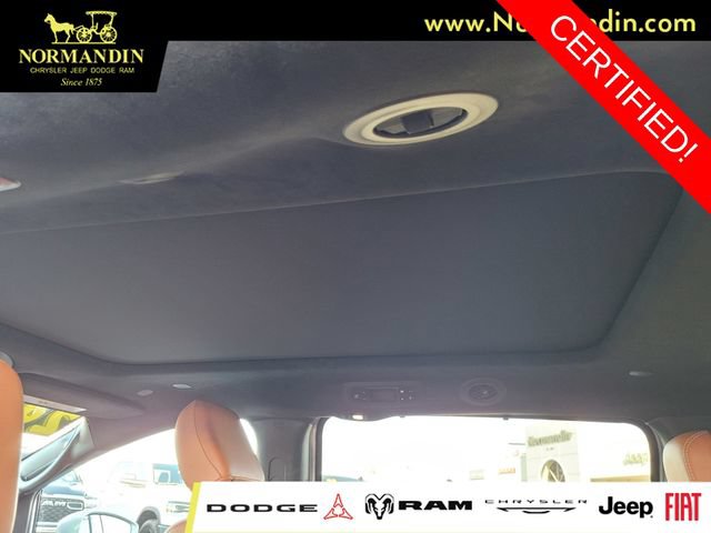 Certified 2024 Chrysler Pacifica Pinnacle FWD image 17