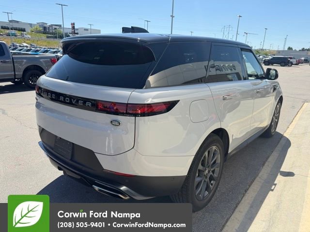 Used 2023 Land Rover Range Rover Sport SE AWD/4WD image 5