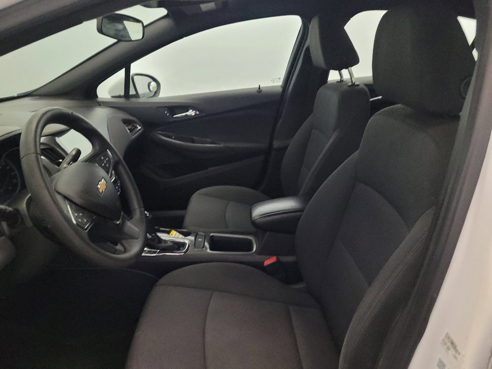 Used 2018 Chevrolet Cruze LT w/ Convenience Package FWD image 17