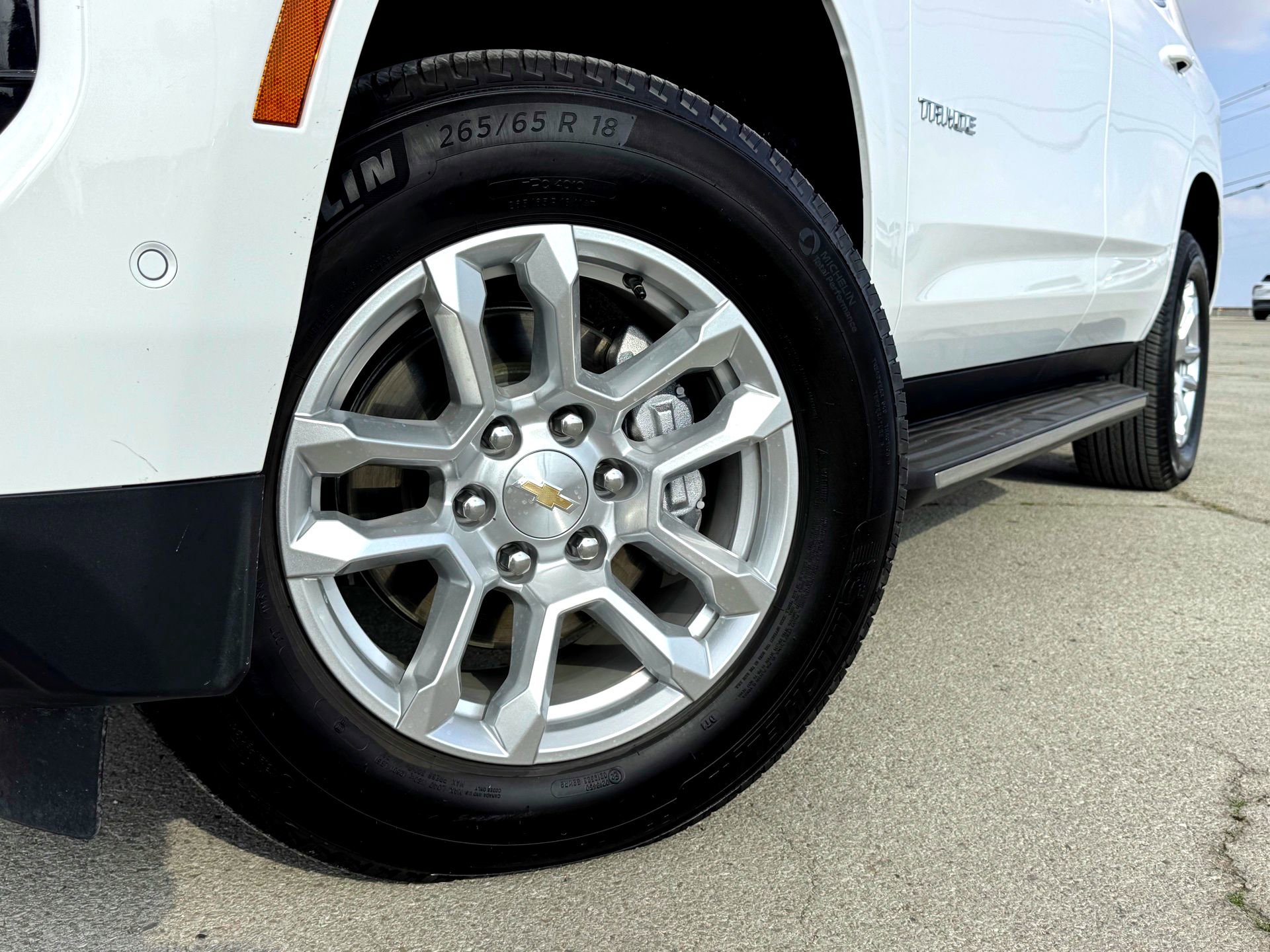 Used 2025 Chevrolet Tahoe LT w/ Comfort Package image 2