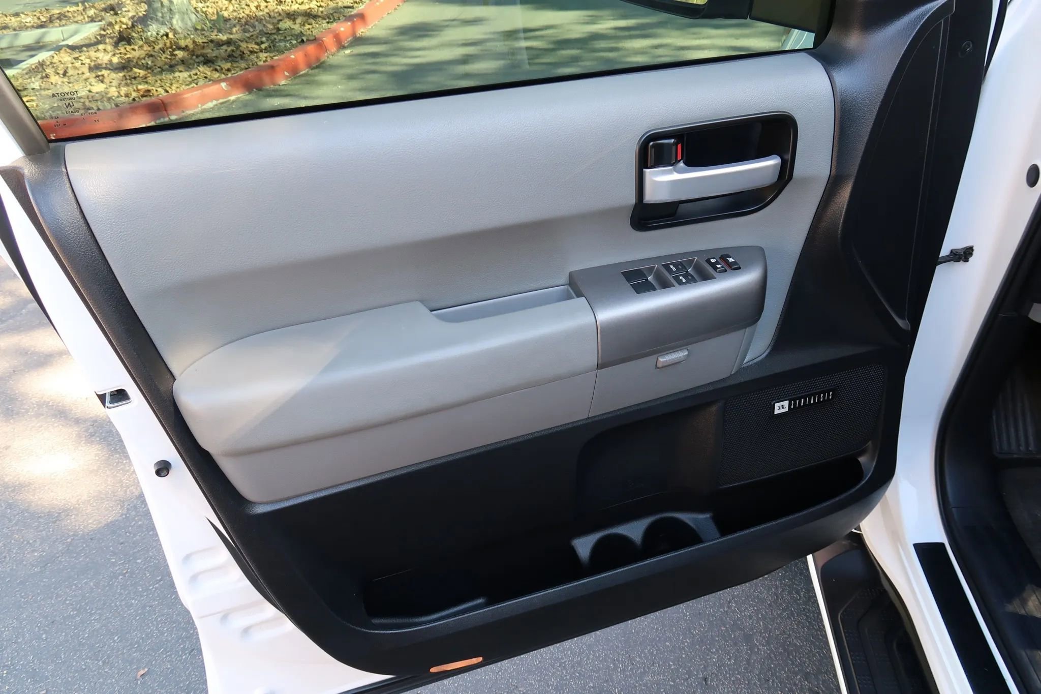 Used 2013 Toyota Sequoia Limited image 14