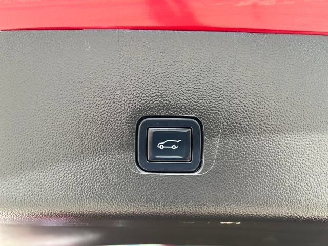 Used 2022 Chevrolet Traverse Premier AWD/4WD image 22