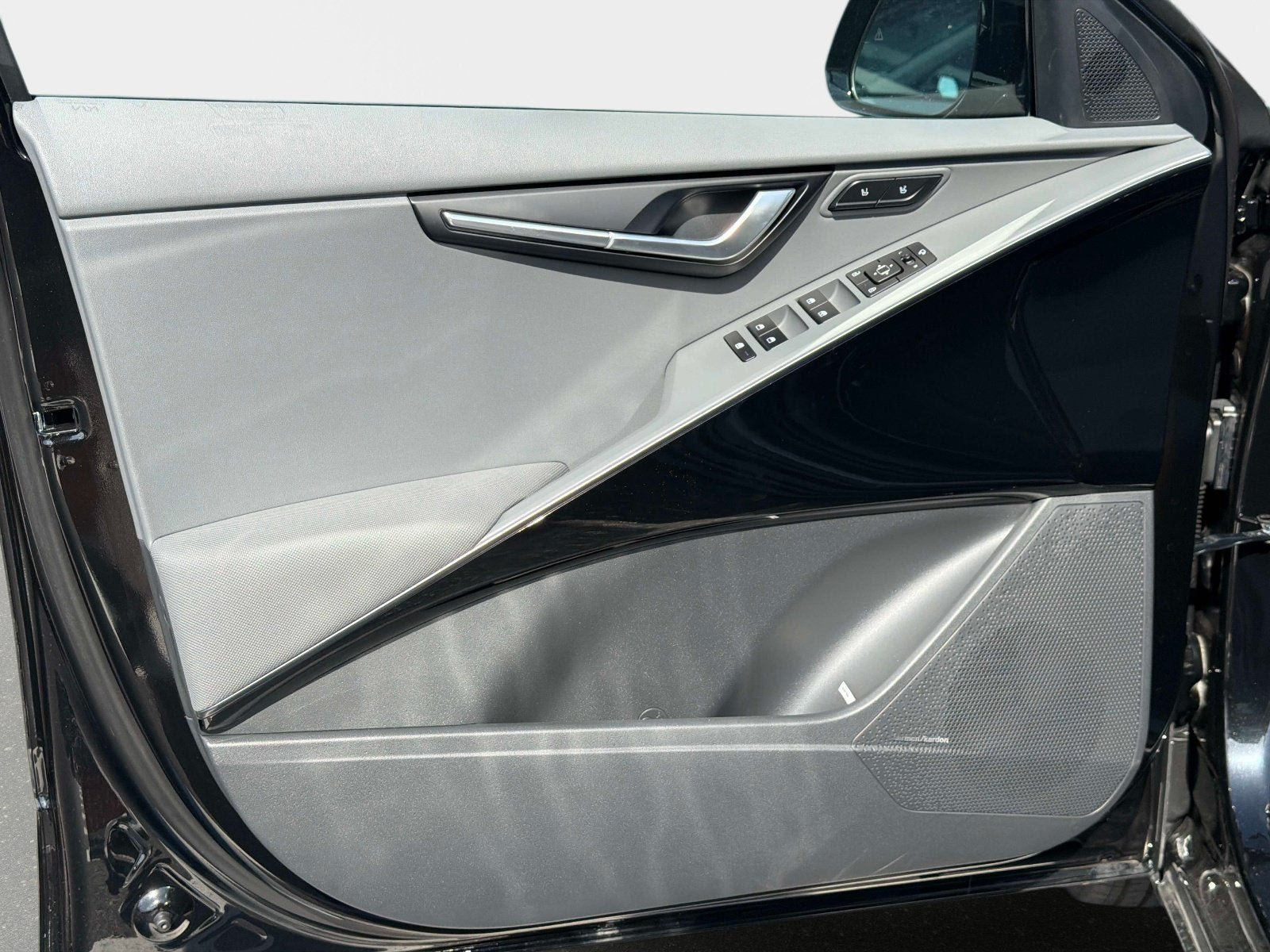 New 2026 Kia Niro FWD image 14