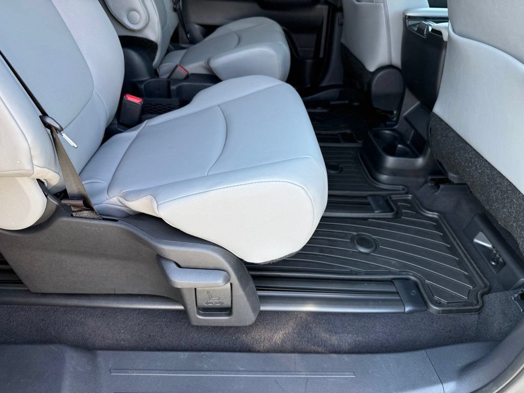 Certified 2026 Toyota Sienna XLE AWD/4WD image 42