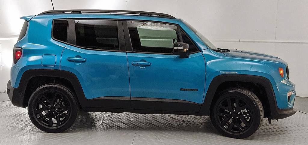 Used 2022 Jeep Renegade Altitude w/ Sun/Sound Group AWD/4WD image 2
