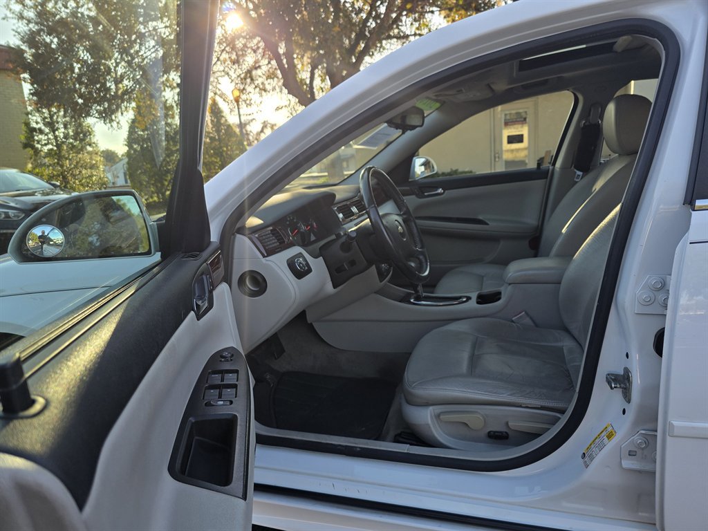 Used 2010 Chevrolet Impala LT w/ Luxury Edition Package image 14