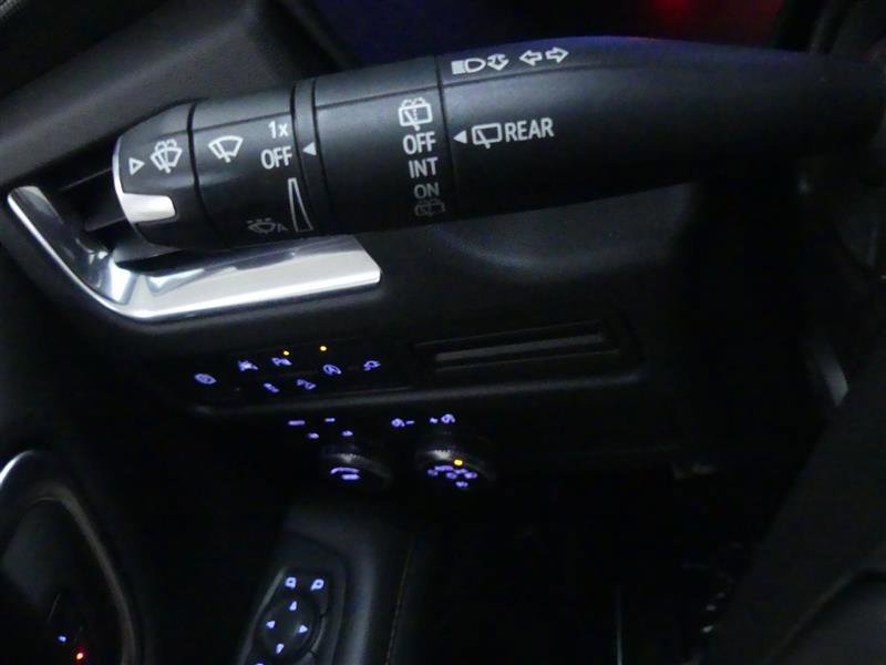 Used 2022 GMC Yukon XL AT4 AWD/4WD image 23