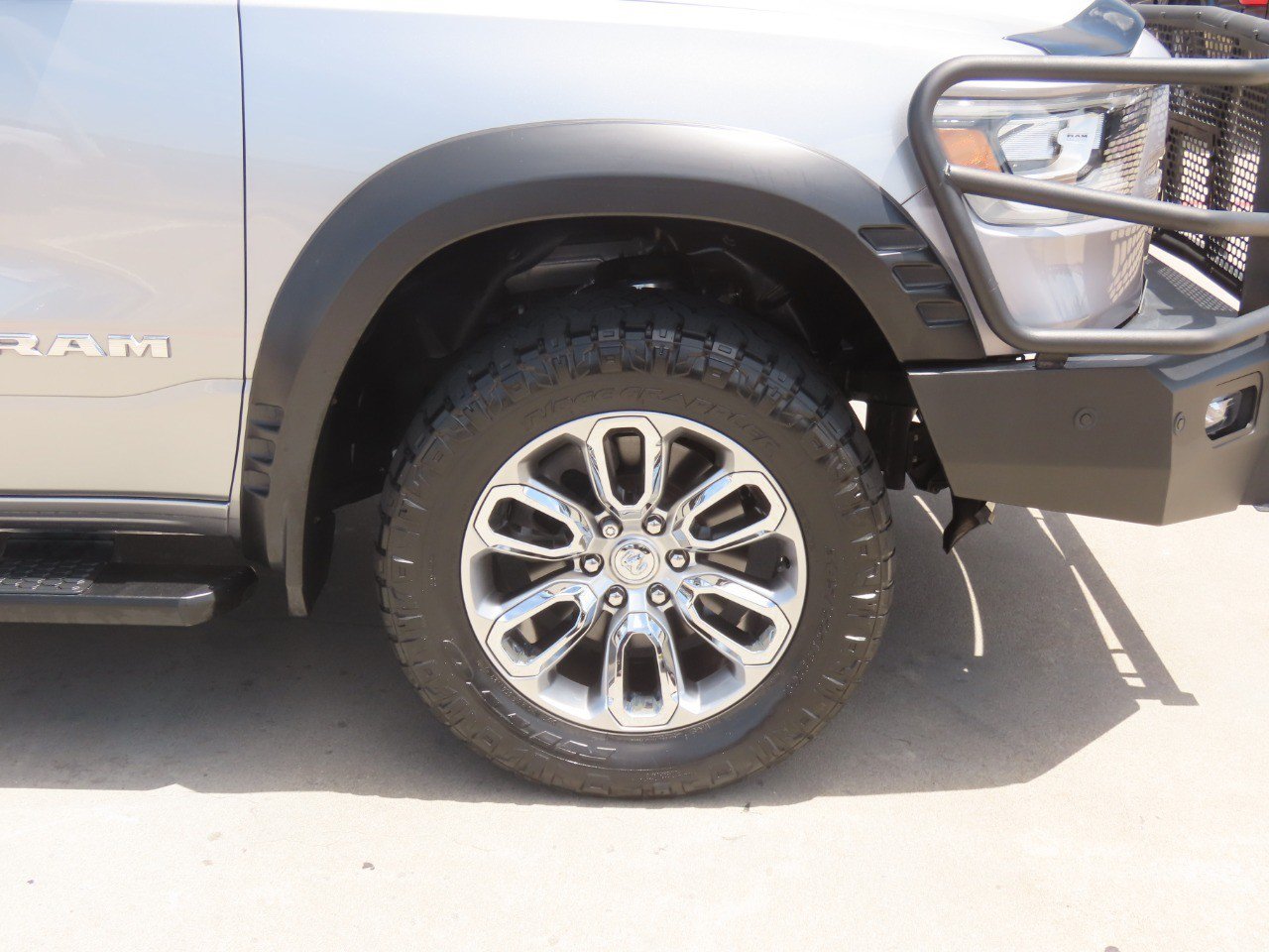 Used 2023 RAM 1500 Laramie AWD/4WD image 9