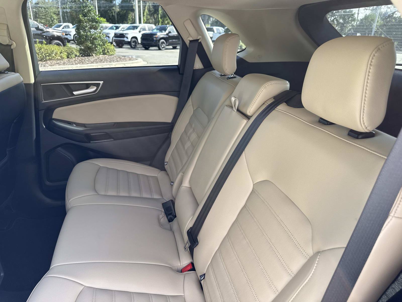 Used 2024 Ford Edge SEL AWD/4WD image 11
