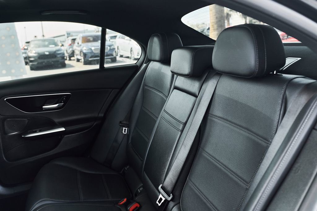 Used 2025 Mercedes-Benz C 300 4MATIC Sedan image 42