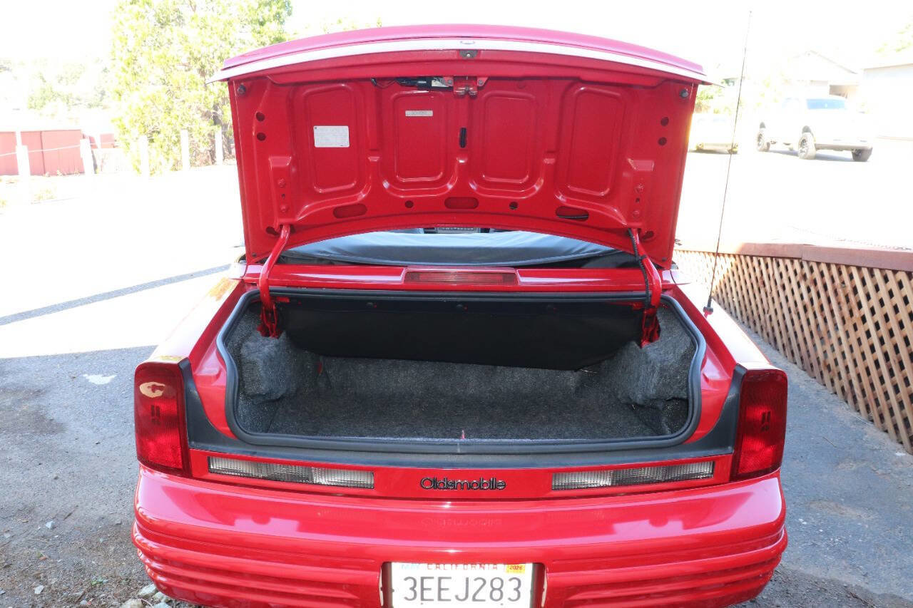 Used 1993 Oldsmobile Cutlass Supreme Convertible image 66