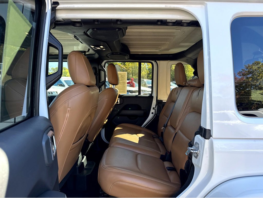 Used 2022 Jeep Wrangler Unlimited Sahara w/ Cold Weather Group image 10