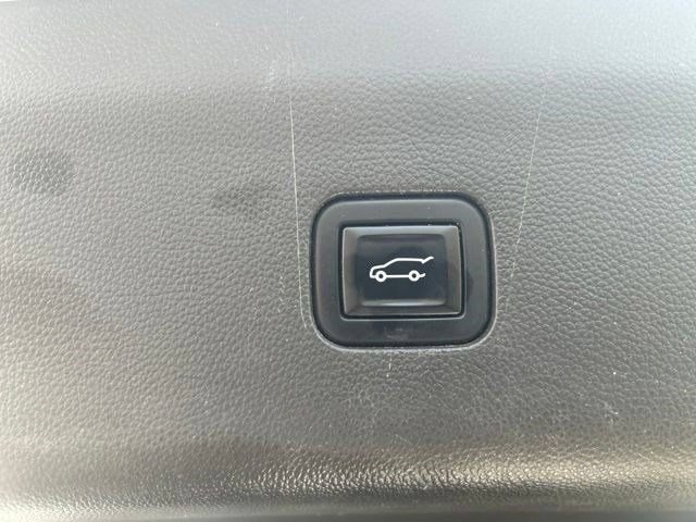 Used 2022 Buick Enclave Premium w/ Experience Buick Package AWD/4WD image 38