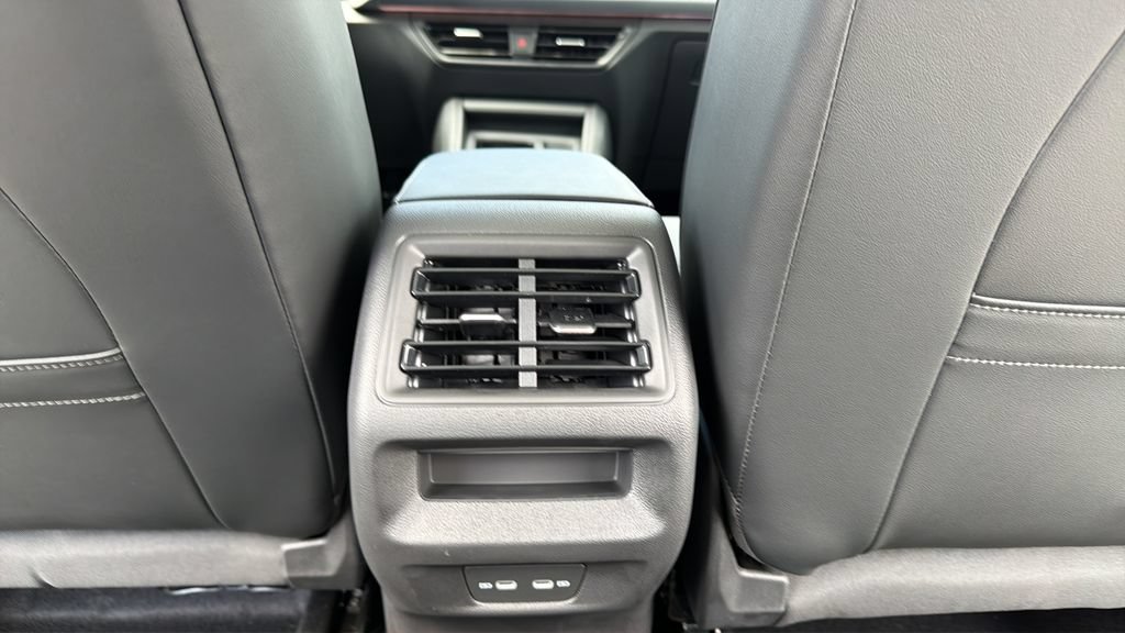 New 2026 Volkswagen Tiguan SE AWD/4WD image 30