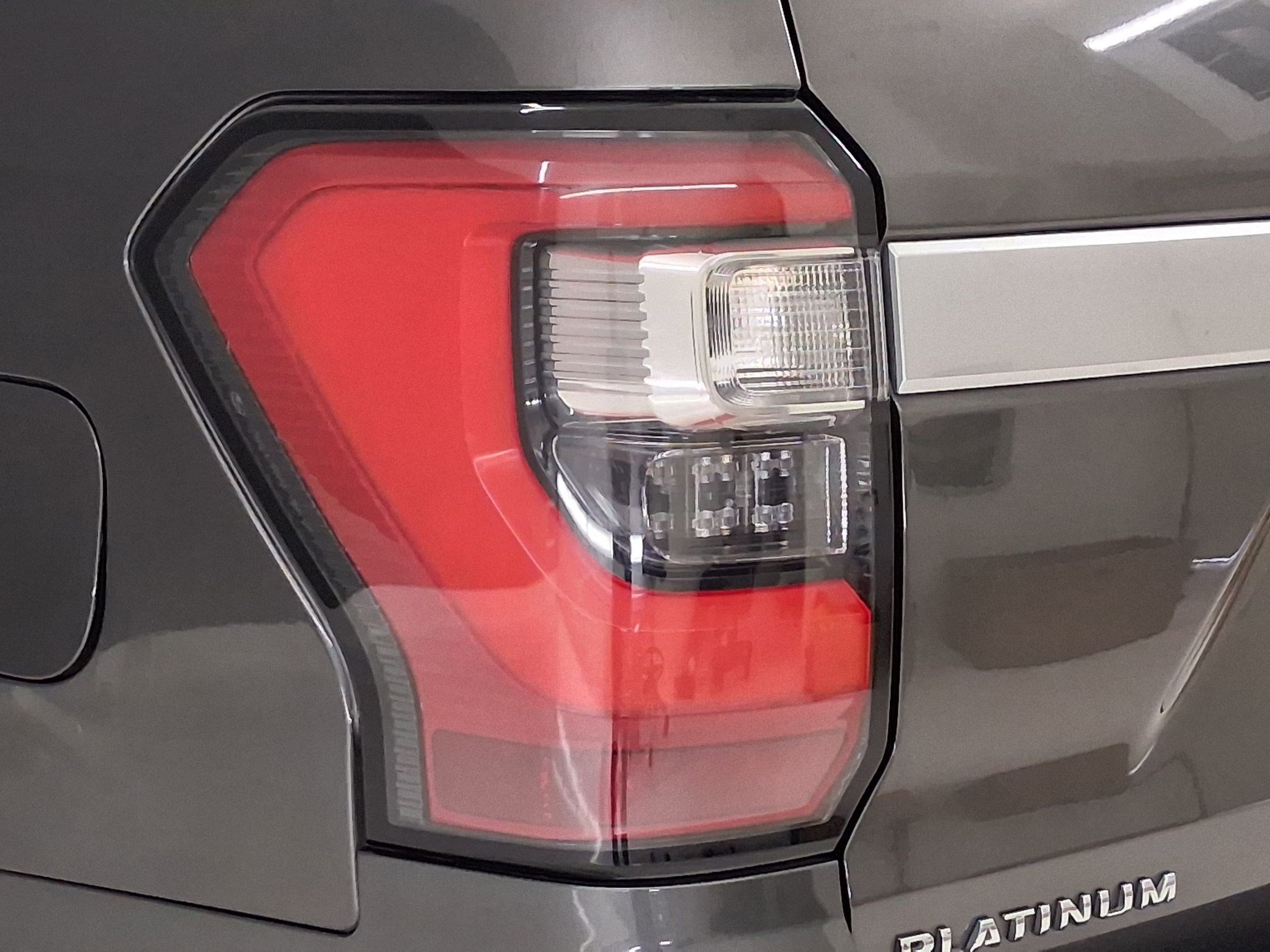 Used 2018 Ford Expedition Platinum AWD/4WD image 11