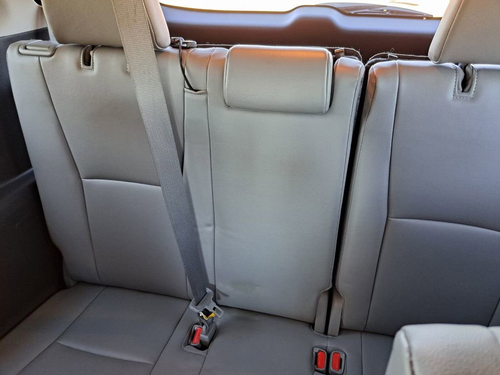 Used 2021 Toyota Highlander XLE image 21