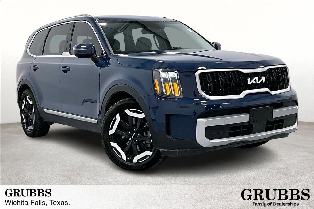 Used 2024 Kia Telluride EX w/ EX Captain's Chair Package