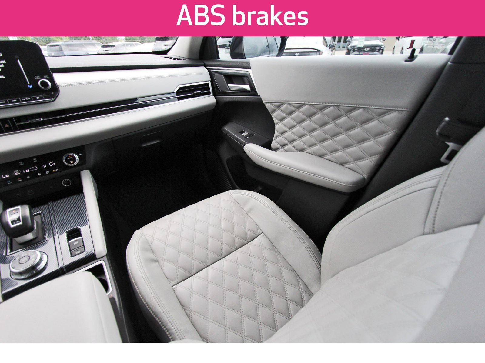 Used 2023 Mitsubishi Outlander SEL FWD image 12