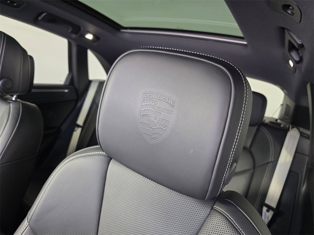 Used 2023 Porsche Macan GTS image 12