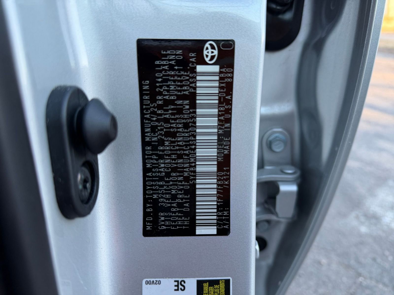 Used 2025 Toyota Corolla LE image 27