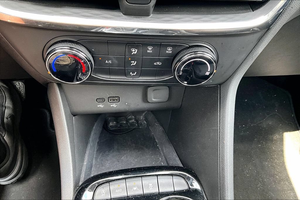 Used 2025 Buick Encore GX Preferred AWD/4WD image 15