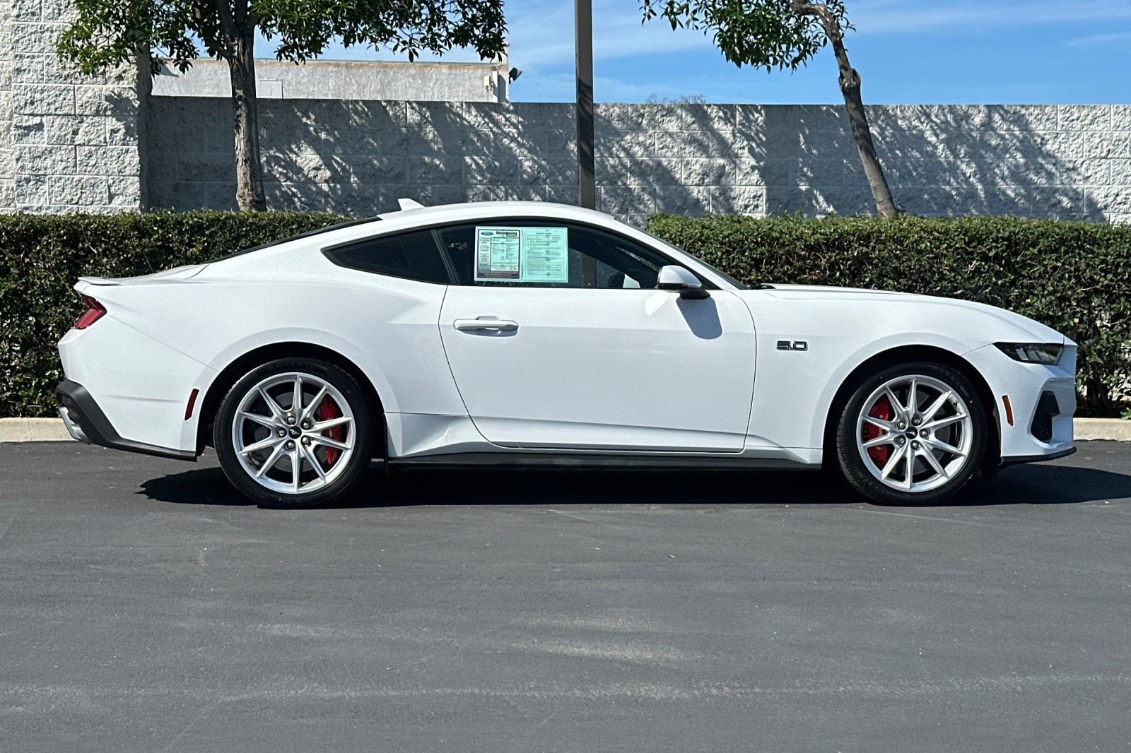 Used 2024 Ford Mustang GT Premium image 3