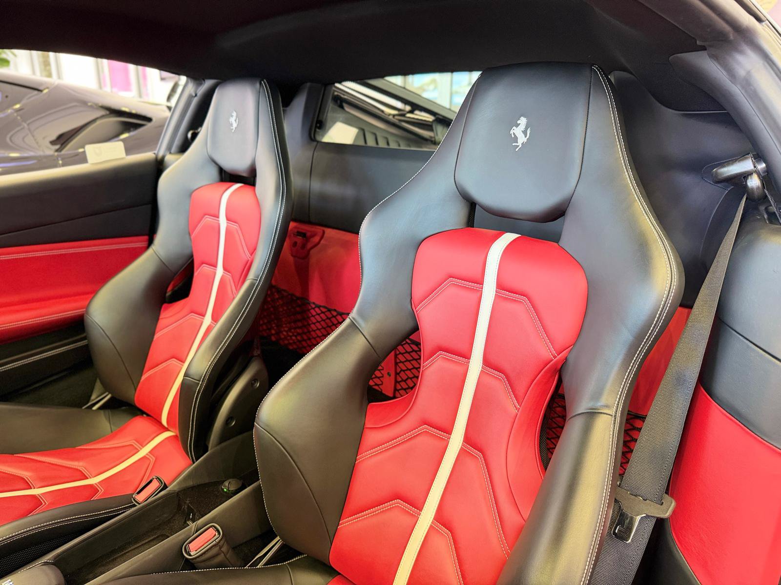 Used 2017 Ferrari 488 GTB RWD image 28