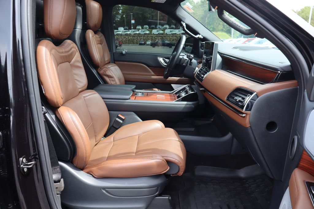 Used 2024 Lincoln Navigator L Reserve AWD/4WD image 27