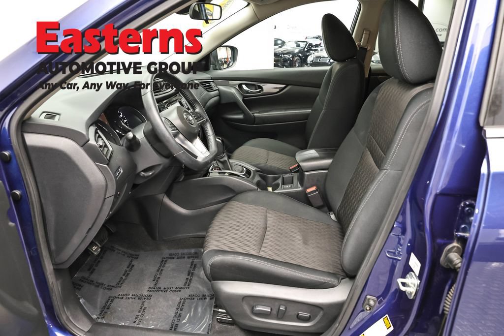Used 2020 Nissan Rogue SV AWD/4WD image 14