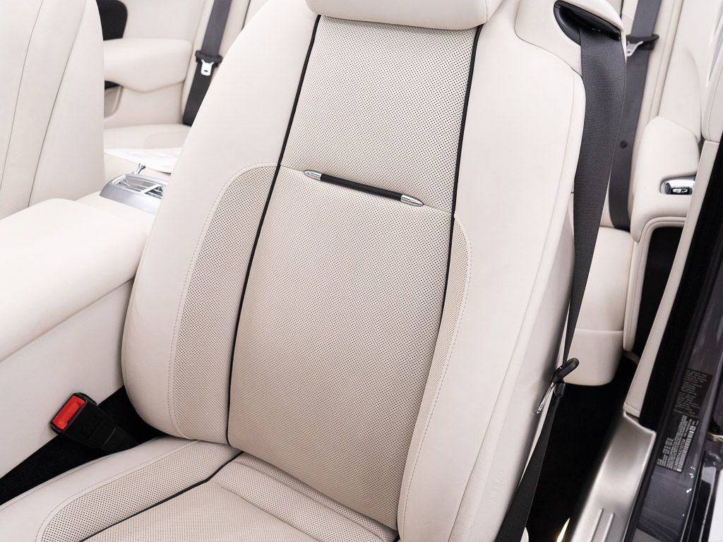 Certified 2018 Rolls-Royce Dawn RWD image 25