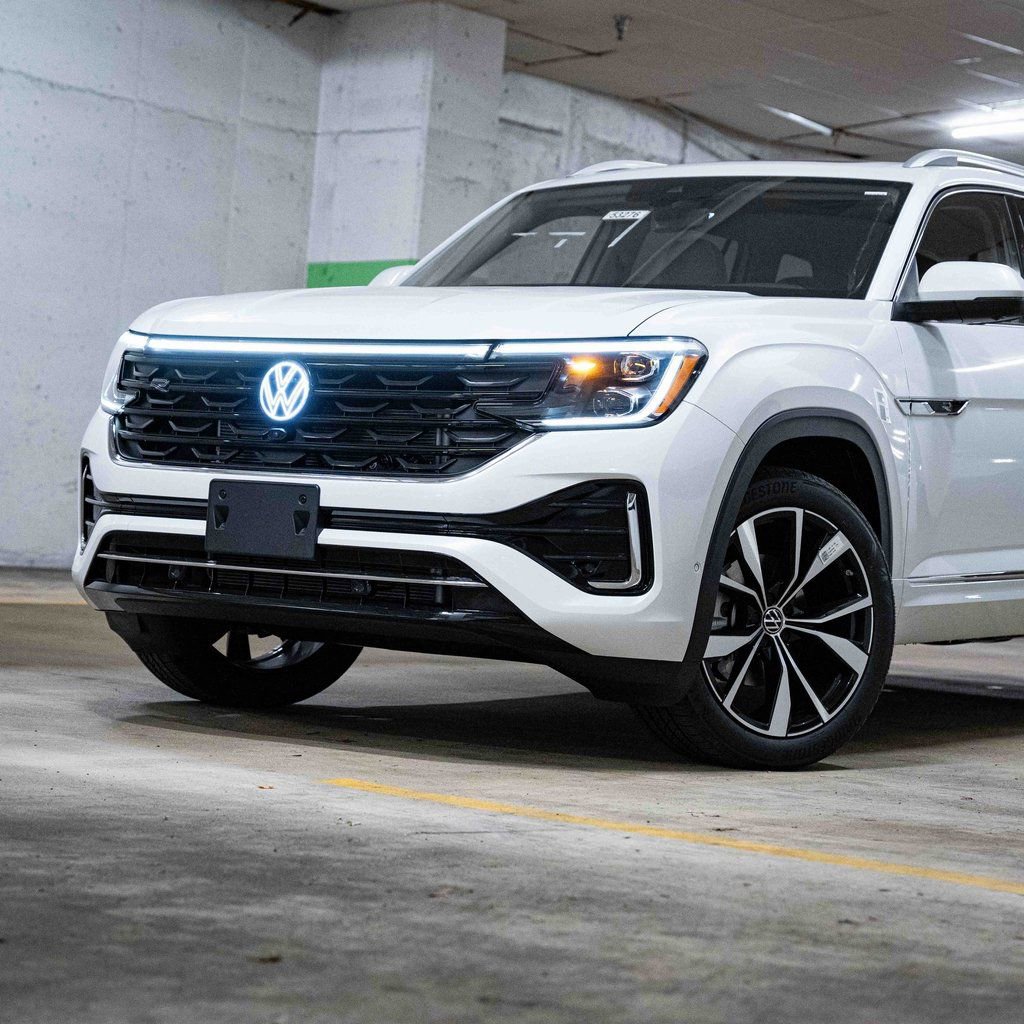 New 2026 Volkswagen Atlas SEL Premium R-Line image 2