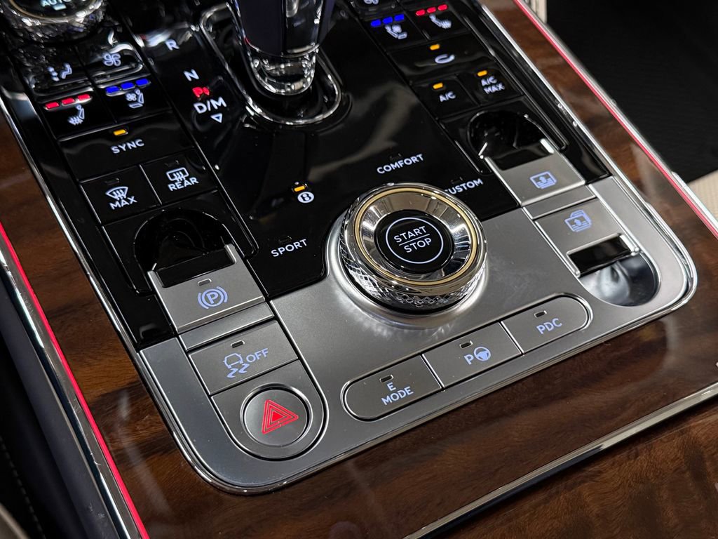 Used 2022 Bentley Flying Spur Plug-In Hybrid image 67