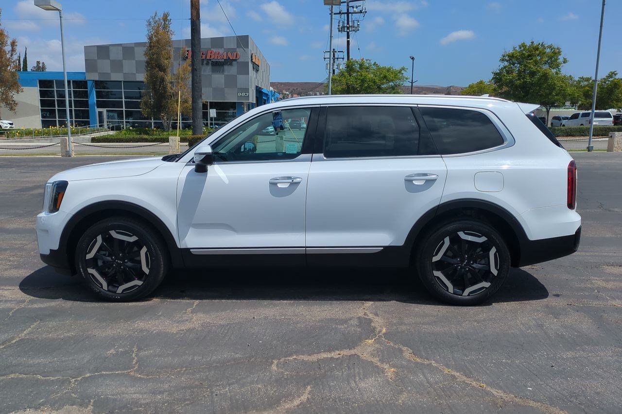 Certified 2023 Kia Telluride S FWD image 9