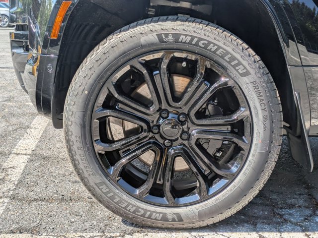 New 2026 Land Rover Defender 110 OCTA image 10