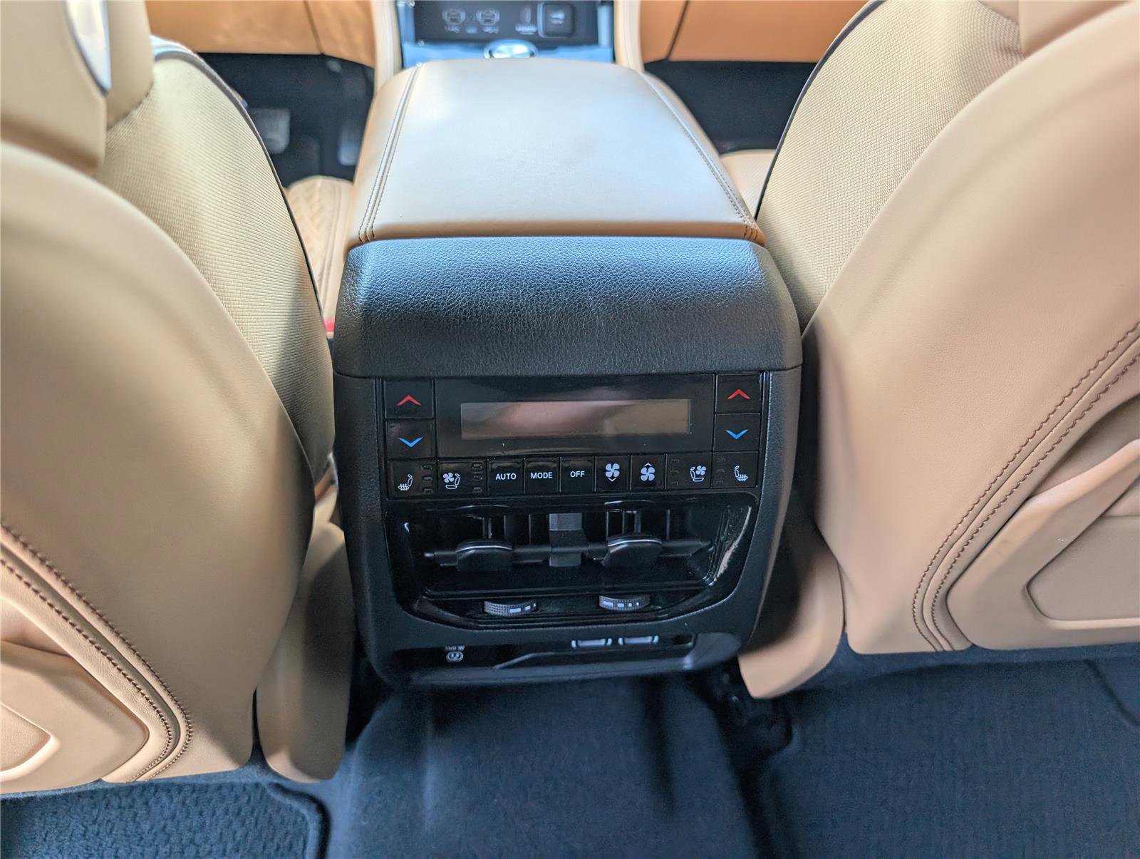 Used 2023 Jeep Grand Cherokee L Summit AWD/4WD image 22