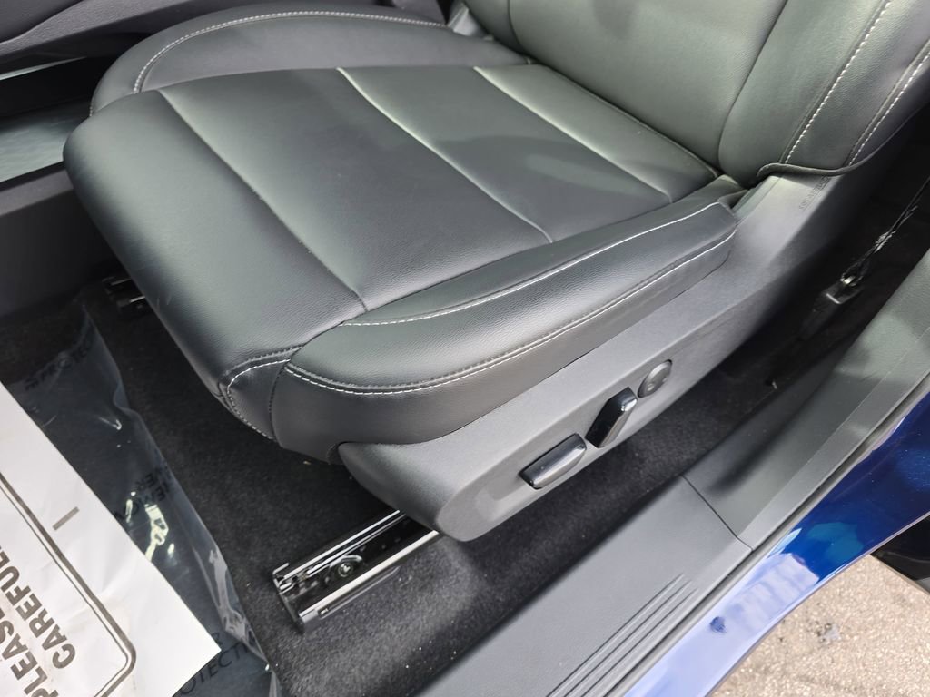 Used 2025 Nissan Murano SV image 32