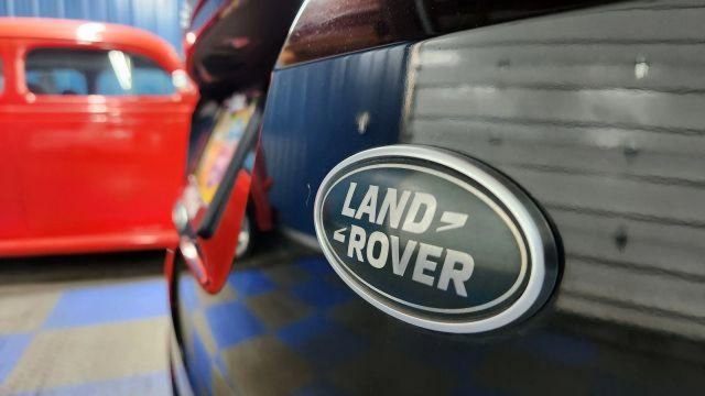 Used 2020 Land Rover Range Rover Evoque SE image 59