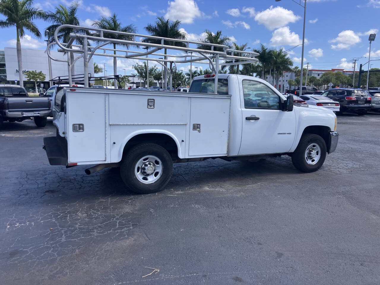 Used 2010 Chevrolet Silverado 2500 W/T RWD image 3
