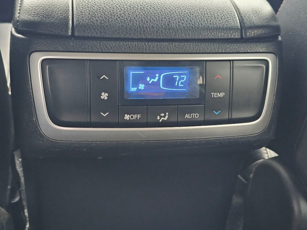 Used 2017 Toyota Highlander Plus AWD/4WD image 18