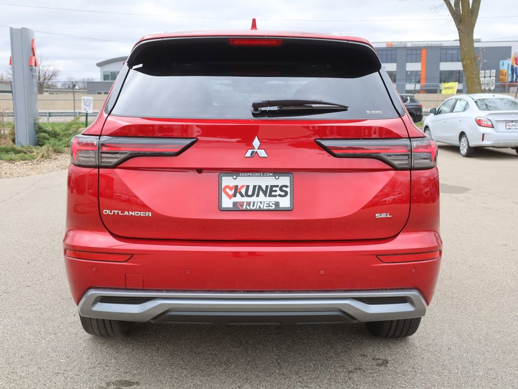 New 2025 Mitsubishi Outlander SEL image 8