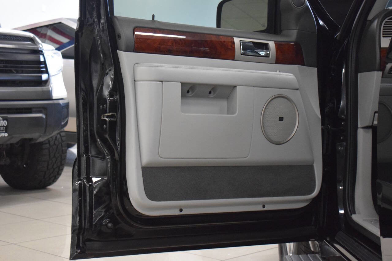 Used 2006 Lincoln Navigator Luxury image 15