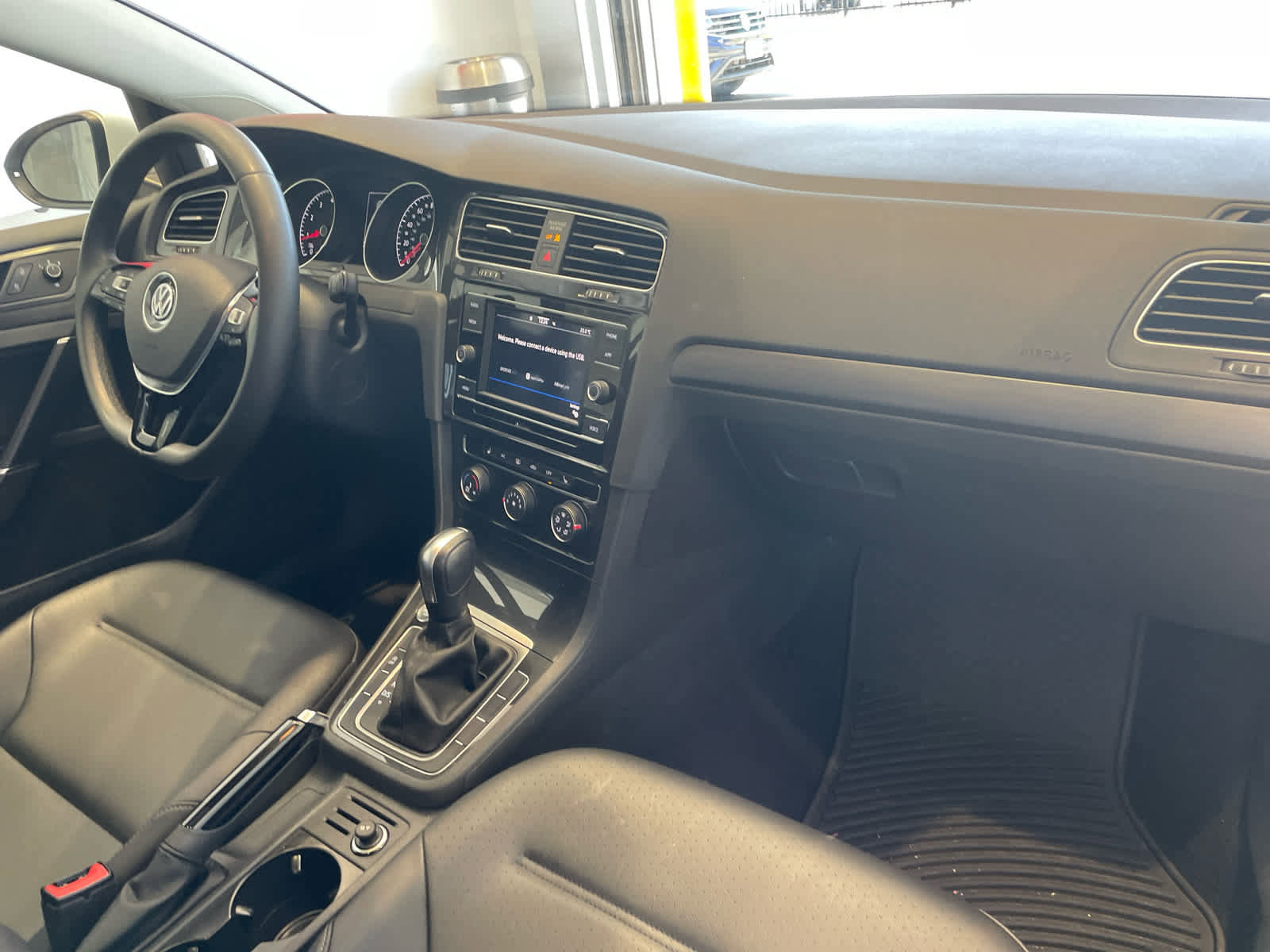 Used 2021 Volkswagen Golf 4-Door FWD image 16