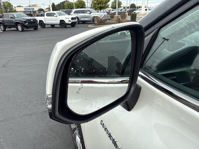 Used 2021 Toyota Highlander Platinum AWD/4WD image 13