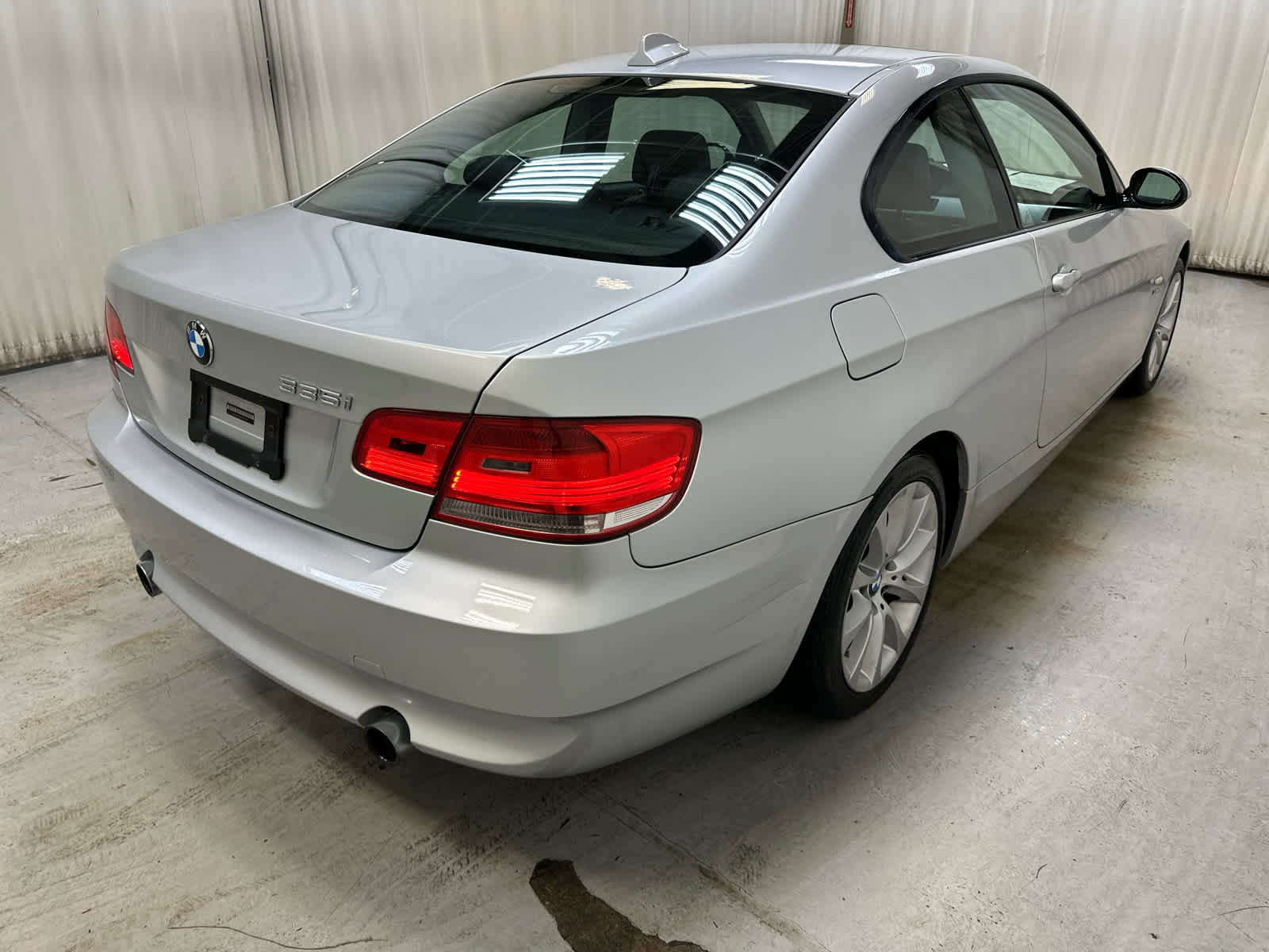 Used 2009 BMW 335i xDrive Coupe image 11