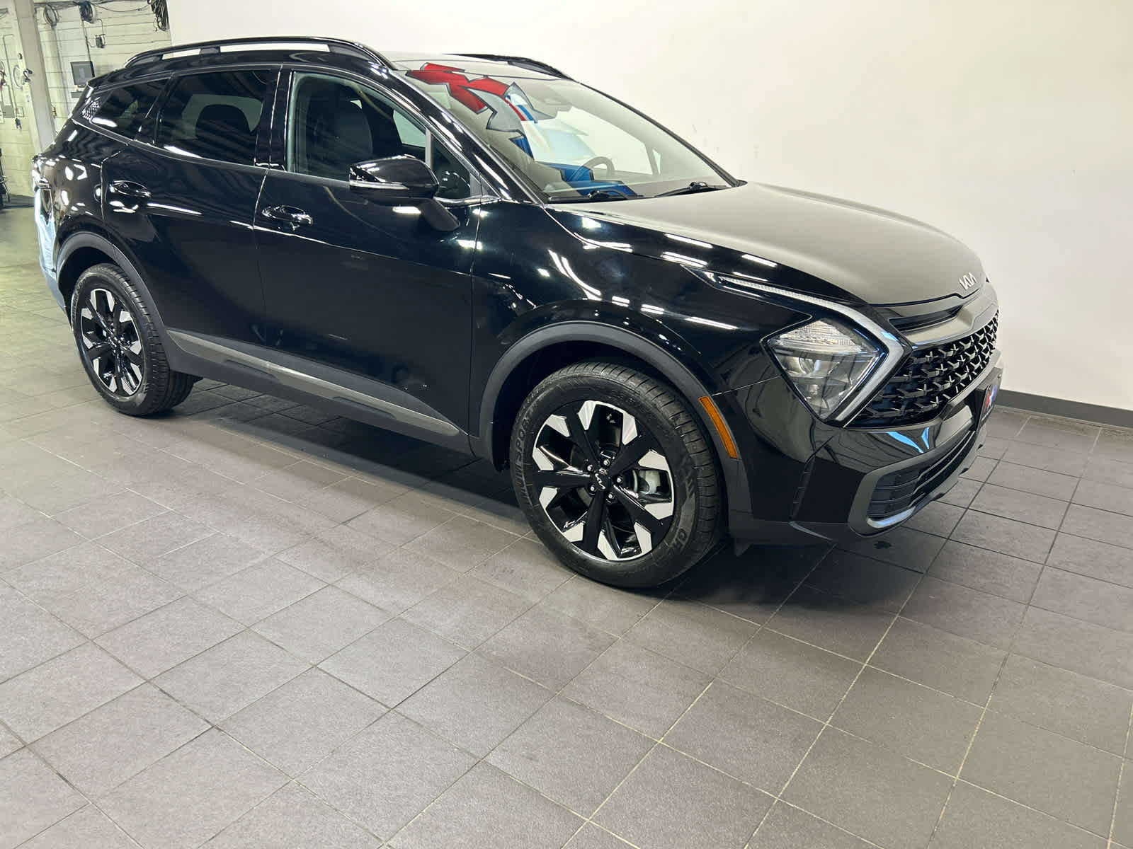 Used 2023 Kia Sportage X-Line w/ X-Line Premium Package AWD/4WD image 2